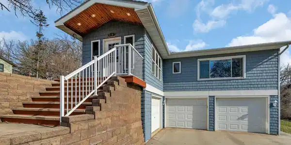 3201 77th Avenue NE