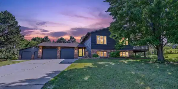 307 NE 10th Street Circle