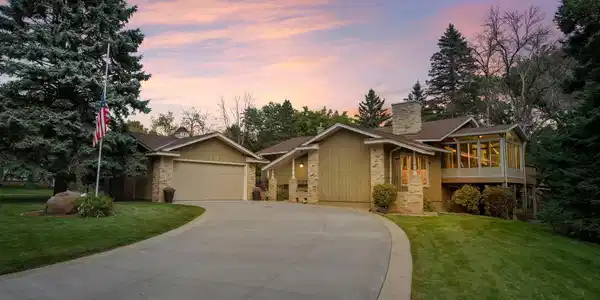 5 Five Oaks Lane