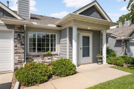 9925 Tamarack Cove