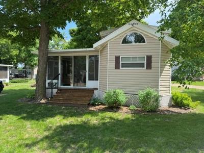 2221 Reubens #22 Lane SW