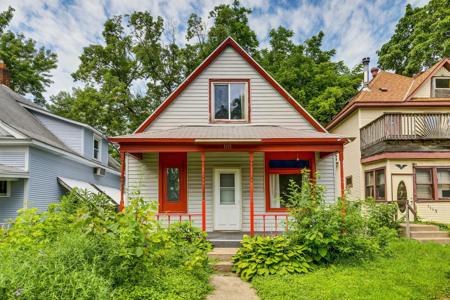 1111 Como Place