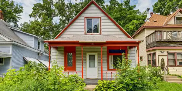 1111 Como Place