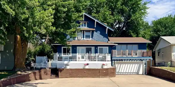 506 W Lake Avenue