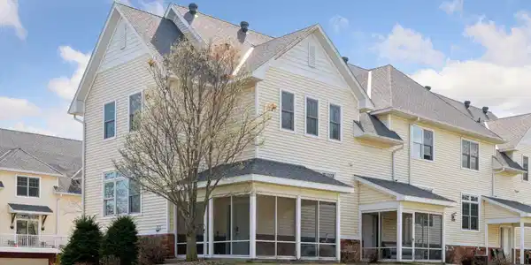 5710 Village Trail