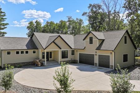 4238 Thunder Lake Lodge Drive NE