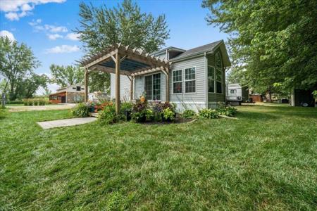 21653-21657 Finch Loop