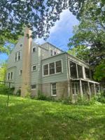 661 Lakeshore