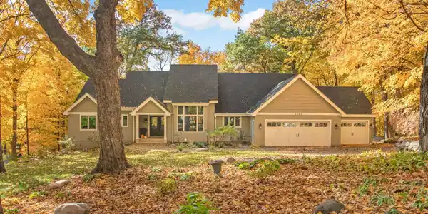 5250 Saint Albans Bay Road