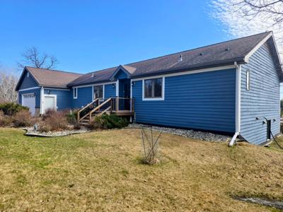 1892 Highway 11 E