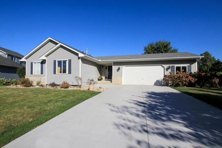 1305 Lakeside Circle