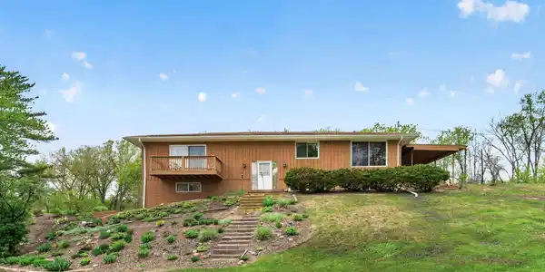 2420 Lancaster Lane N