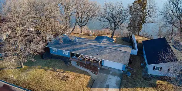 983 Shoreacres Drive