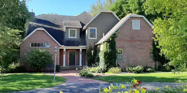 403 Country Club Drive NE