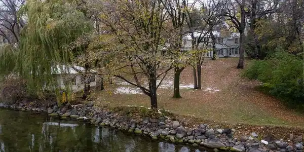1395 Orono Lane