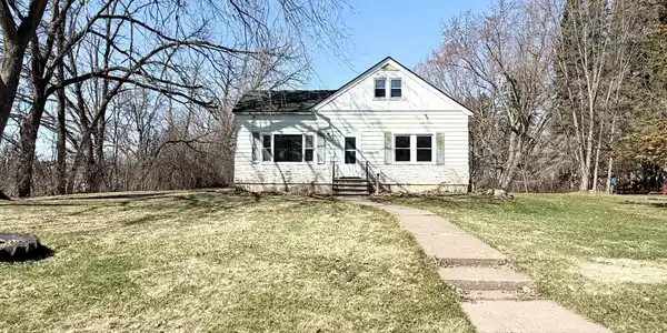 207 Grove Street N