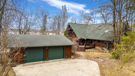 5195 Evergreen Lane NE