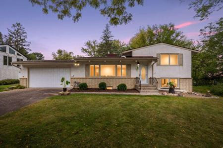 955 Woodhill Drive