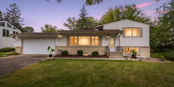 955 Woodhill Drive