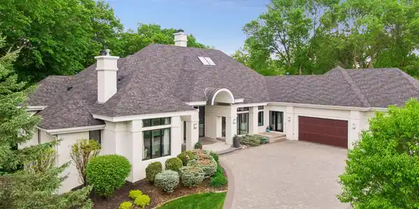 4355 Trillium Lane W