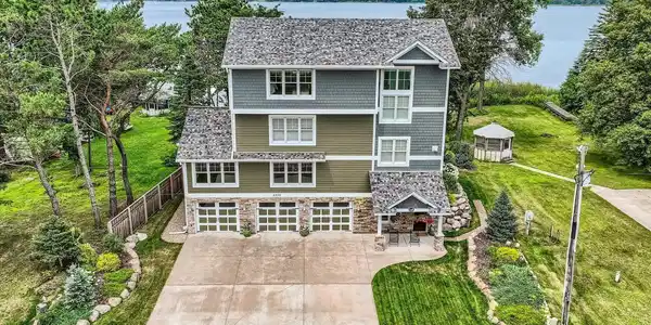 2335 S Lake George Drive NW