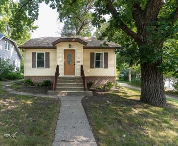 314 Birch Avenue W