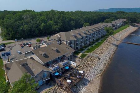 1702 N Lakeshore Drive