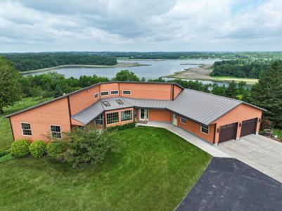 360 Karens Way NW