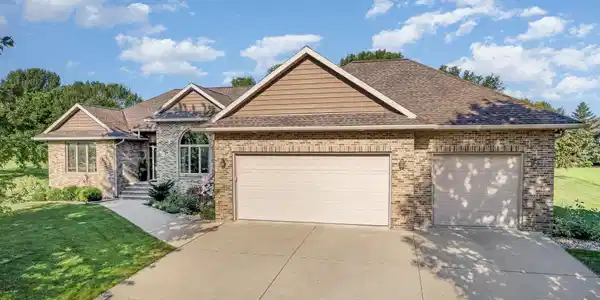 1700 Country Club Drive NE
