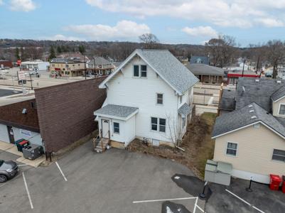 917 Broadway Avenue N