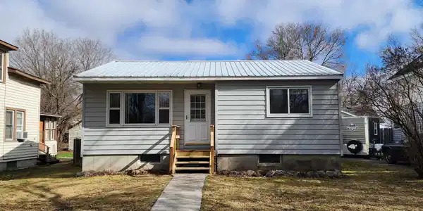 404 8th Street