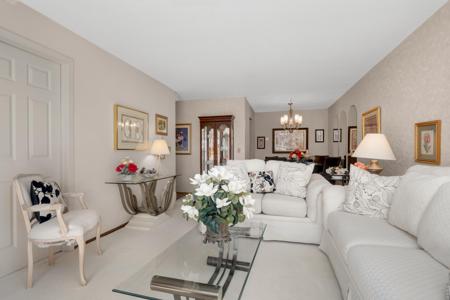 179 Little Canada Road E