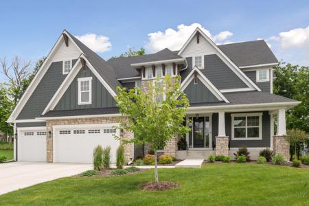 1886 Della Drive