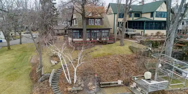 162 W Lake Street