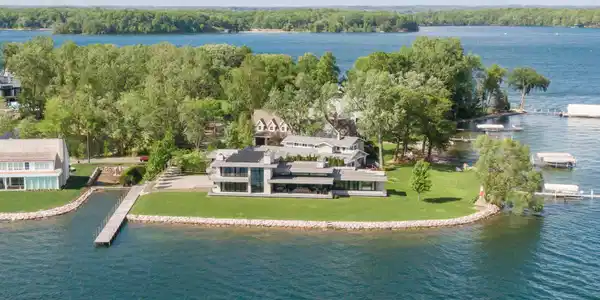 275 Lakeview