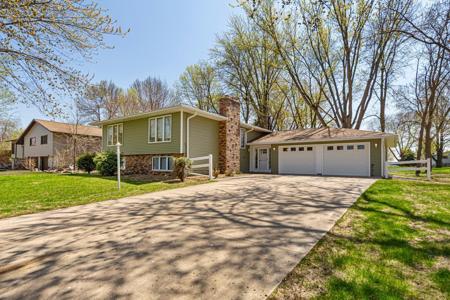 751 Lakeside Drive