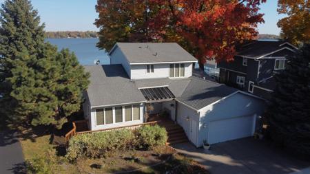 1942 Shorewood Lane