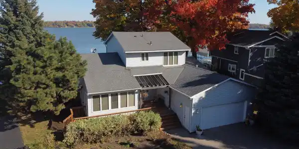 1942 Shorewood Lane