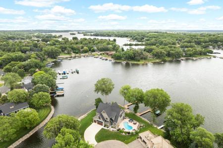 3877 Island View Circle NW