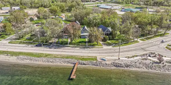 4 N Lakeshore Drive