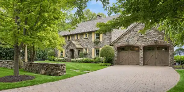 520 Ferndale Road W
