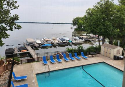 2400 Interlachen