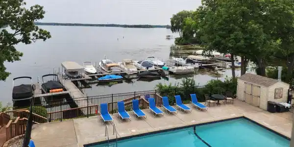 2400 Interlachen