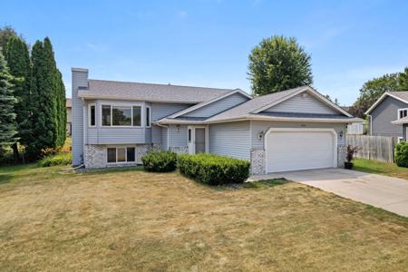 5464 Golfview Circle N