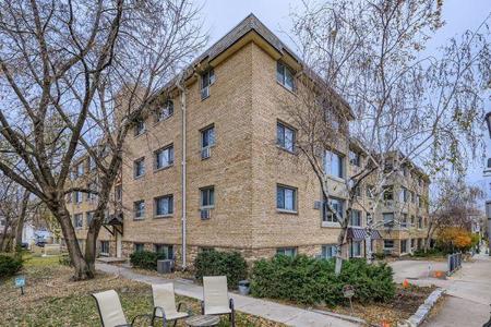 2727 W 43rd Street