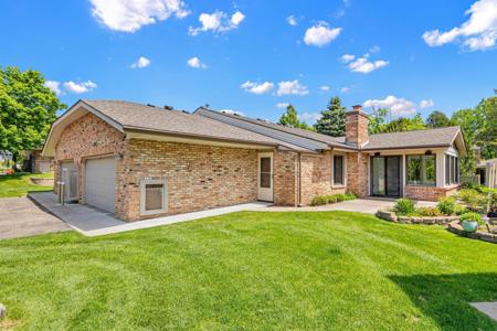 1860 Juneau Lane N