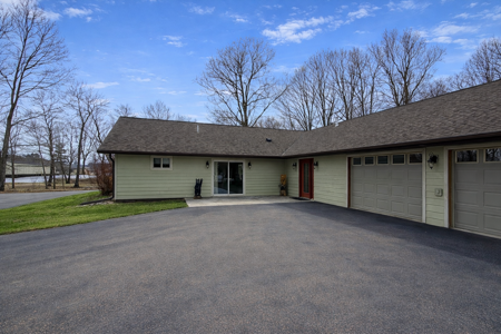 392 Eagle Landing Court NW