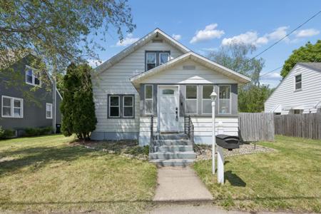 407 Red River Avenue S