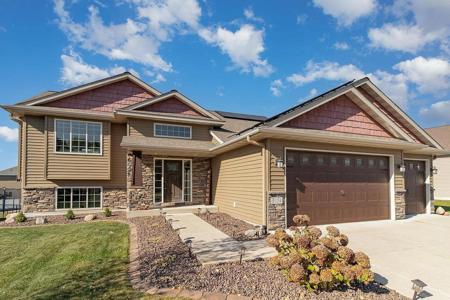 1096 Woodbury Dr