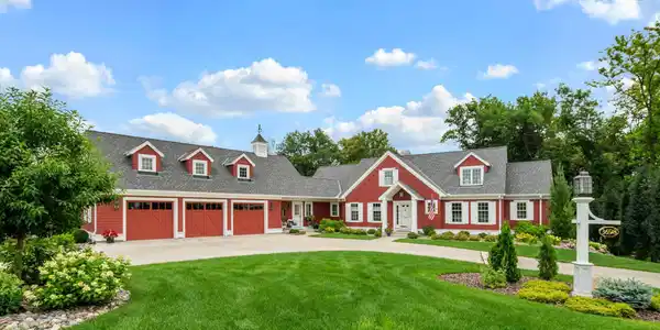 3698 Woodland Cove Parkway